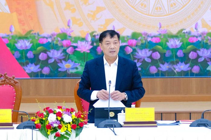 Đồng chí Lê Trọng Yên, Ủy viên Ban Thường vụ Tỉnh ủy, Phó Chủ tịch Thường trực UBND tỉnh chủ trì buổi làm việc