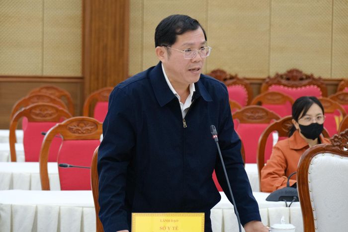 Đại diện lãnh đạo Sở Y tế phát biểu tại buổi làm việc
