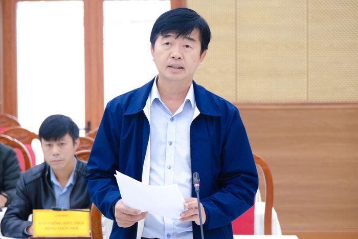 Đại diện lãnh đạo Sở Nông nghiệp và Môi trường báo cáo kết quả thực hiện các chương trình mục tiêu quốc gia và nhiệm vụ trọng tâm trong những tháng cuối năm 2026