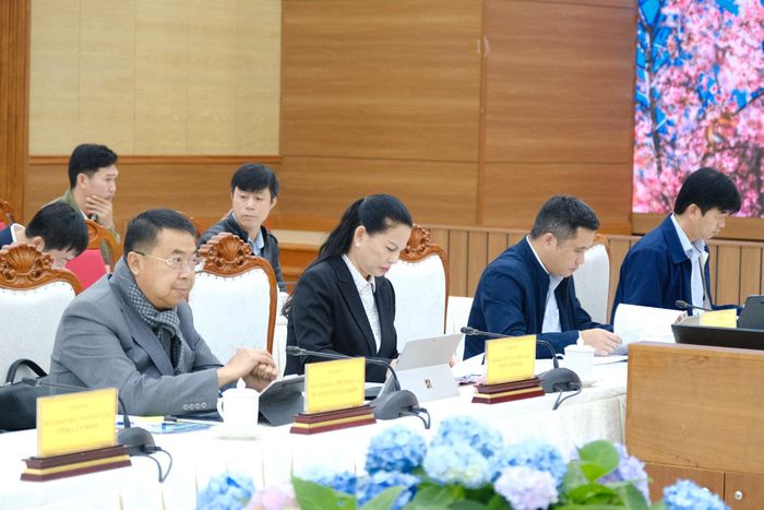 Đại diện lãnh đạo các sở, ngành tham dự buổi làm việc