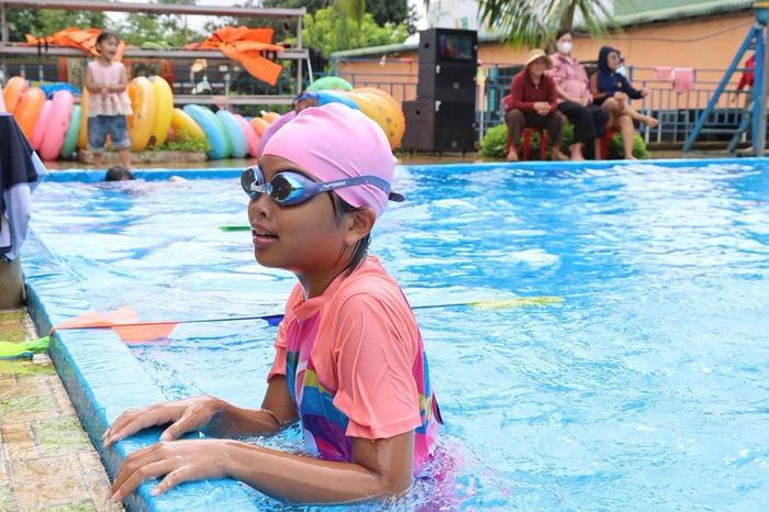 Tuy nhiên, bên cạnh trang bị kỹ năng, cần có sự giám sát chặt chẽ từ gia đình, bảo đảm trẻ được vui chơi trong môi trường an toàn, lành mạnh