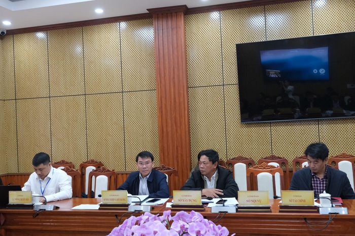 Các đơn vị sở, ngành lắng nghe ý kiến công dân
