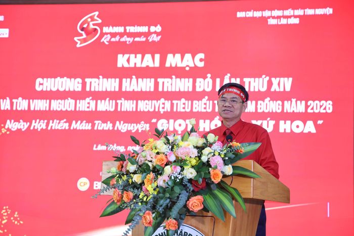 Ông Nguyễn Quang Minh, Phó Trưởng Ban Thường trực Ban Chỉ đạo vận động Hiến máu tình nguyện tỉnh Lâm Đồng phát biểu tại chương trình