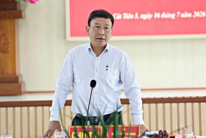 Phó Bí thư Tỉnh ủy Lâm Đồng Bùi Thắng phát biểu kết luận buổi làm việc