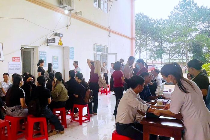 Người dân xã Đức An tích cực hưởng ứng chương trình khám sức khỏe toàn dân