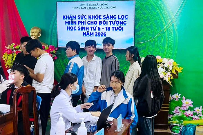 Việc khám sức khỏe được xã Đức An tổ chức phân luồng phù hợp, bảo đảm tiến độ, hiệu quả