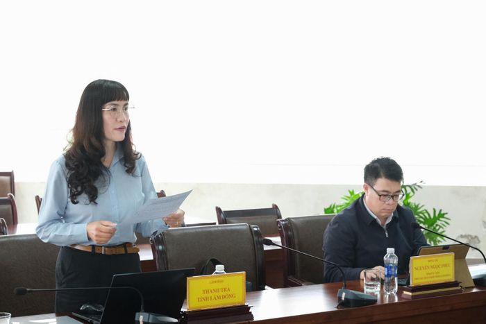 Đại diện lãnh đạo Thanh tra tỉnh Lâm Đồng nêu báo cáo tình hình triển khai