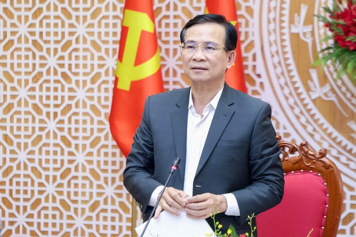 Đồng chí Hồ Văn Mười đề nghị các sở, ngành, địa phương tập trung, phối hợp chặt chẽ trong việc thực hiện dự án, góp phần thực hiện mục tiêu tăng trưởng của tỉnh