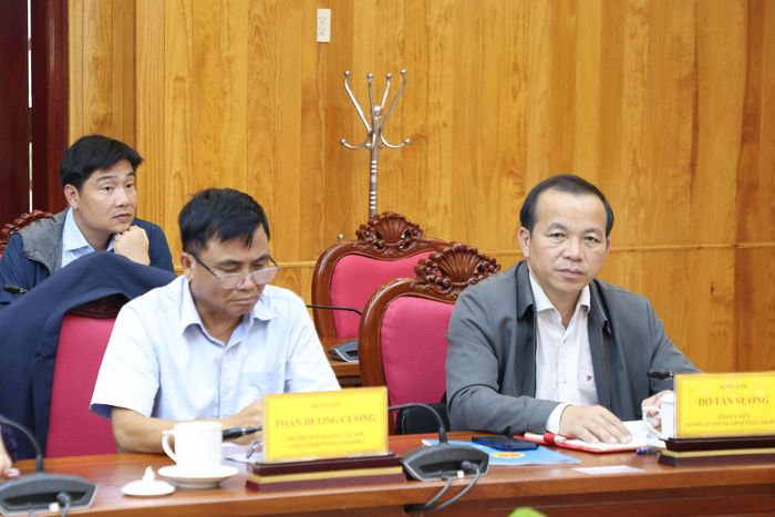 Đại diện các sở, ban, ngành tham dự buổi làm việc