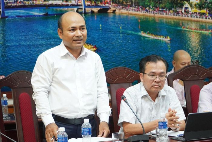 Ông Thổ Minh Bảo - Phó Chủ tịch UBND Xã Hòa Thắng phát biểu tại cuộc họp
