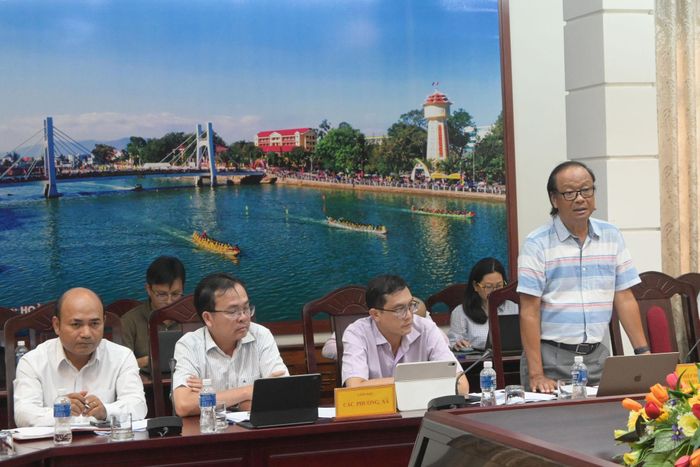 Ông Nguyễn Văn Khoa - Chủ tịch Hiệp hội Du lịch phát biểu ý kiến tại cuộc họp