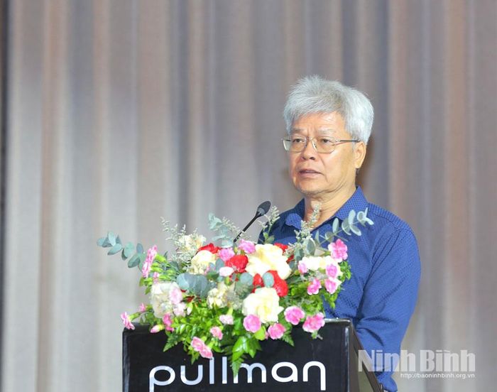 PGS.TS Trần Tân Văn phát biểu tại hội thảo.