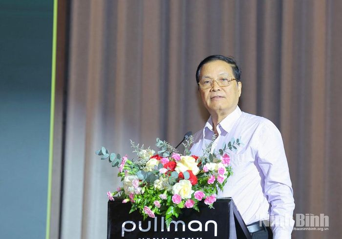 GS. TS Trương Quang Hải, Viện Việt Nam học và Khoa học phát triển - Đại học Quốc gia Hà Nội phát biểu tại hội thảo.