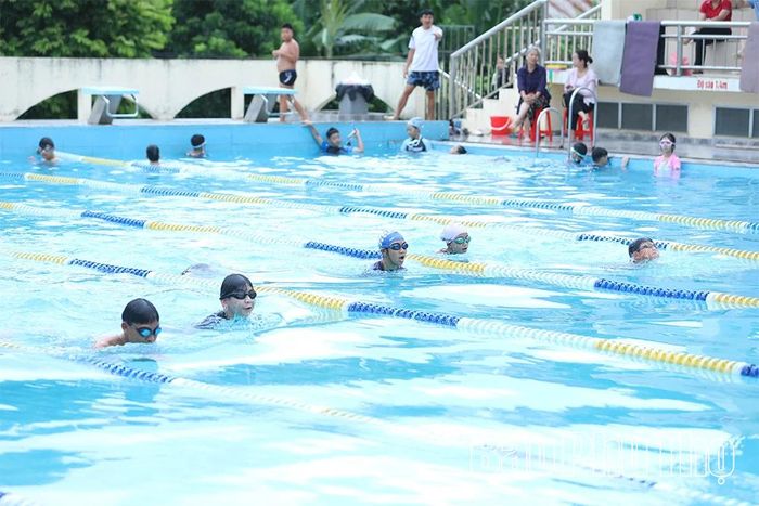 Các vận động viên trên địa bàn phường Hòa Bình, Tân Hòa và xã Thịnh Minh... tích cực luyện tập.