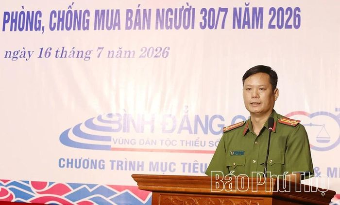 Thượng tá Đinh Văn Nghĩa - Phó Trưởng phòng PC02, Công an tỉnh phát biểu tại lễ phát động.
