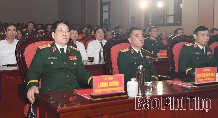 Đại tướng Lương Cường - nguyên Ủy viên Bộ Chính trị, nguyên Chủ tịch nước Cộng hòa xã hội chủ nghĩa Việt Nam cùng các đại biểu dự lễ kỷ niệm.