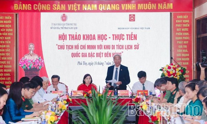 PGS.TS Đỗ Văn Trụ - Chủ tịch Hội Di sản Văn hóa Việt Nam phát biểu tại hội thảo.