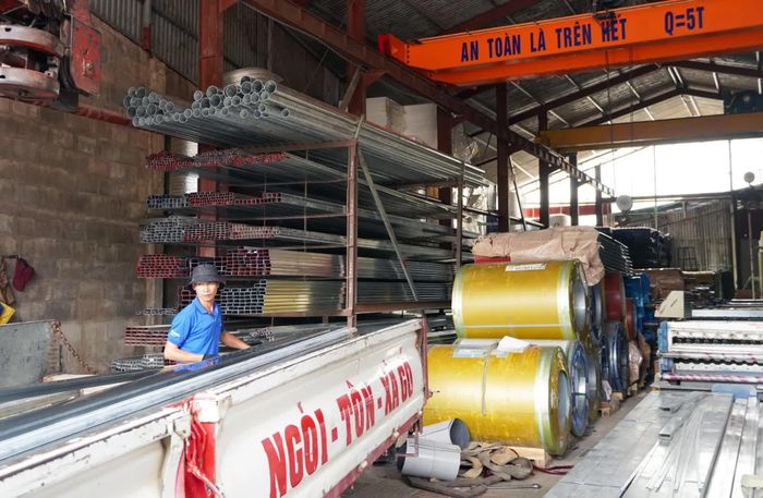 Cơ sở sản xuất công nghiệp-tiểu thủ công nghiệp phát huy hiệu quả, góp phần tạo việc làm cho lao động nông thôn - Ảnh: L.L