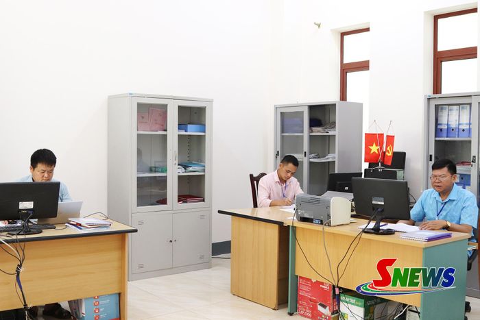 Chuyên viên Ủy ban MTTQ Việt Nam xã Mường La thực hiện nhiệm vụ theo lĩnh vực chuyên môn được giao.