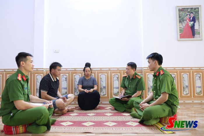 Công an xã Chiềng La tuyên truyền nhân dân tích cực tham gia phòng chống ma túy.