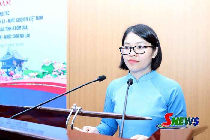 Đồng chí Chủ tịch Hội LHPN tỉnh Sơn La phát biểu khai mạc hội đàm.