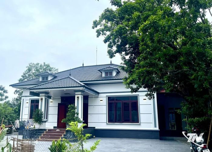 Mặc dù phải dỡ bỏ ngôi nhà mới xây để bàn giao mặt bằng cho Dự án Khu công nghiệp Tây Phổ Yên nhưng gia đình anh Nguyễn Văn Chiến vẫn nhất trí cao.