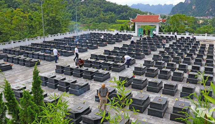 Nghĩa trang Liệt sĩ Trường Hà.