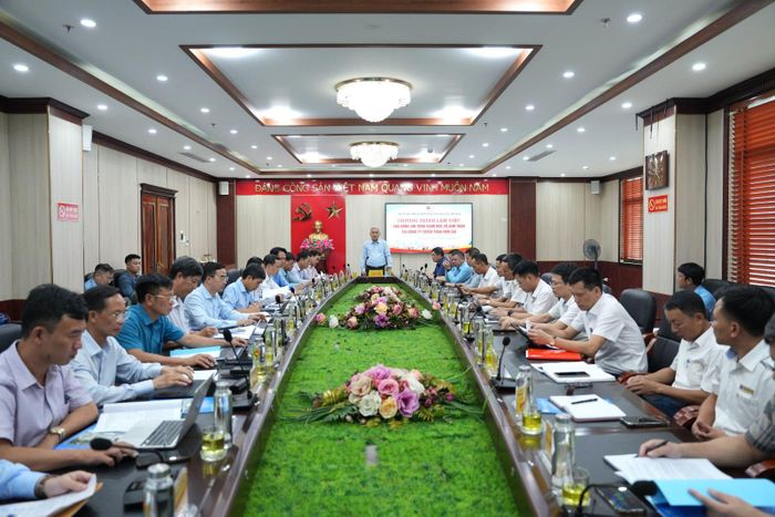  Tổng giám đốc Tập đoàn Vũ Anh Tuấn chủ trì làm việc với Công ty Tuyển than Hòn Gai - Vinacomin