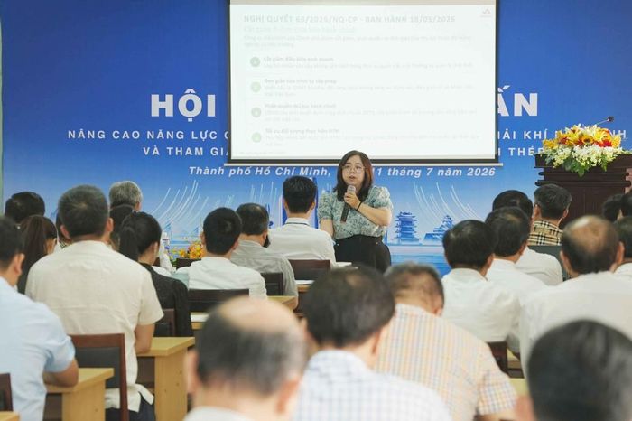 Giảng viên Nguyễn Hoàng Lan Thanh - Phó Giám đốc Công ty Đầu tư và Phát triển môi trường bền vững