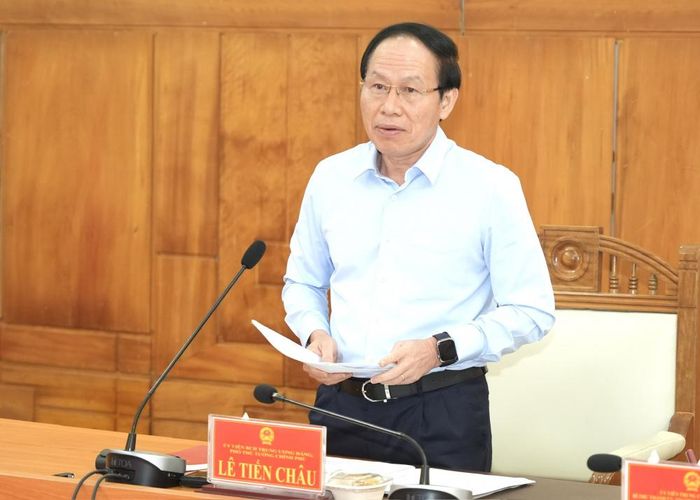 Phó Thủ tướng Lê Tiến Châu ghi nhận bốn điểm sáng của thành phố trong 6 tháng đầu năm, với sự nỗ lực, vào cuộc của cả hệ thống chính trị, người dân và doanh nghiệp - Ảnh: hue.gov.vn