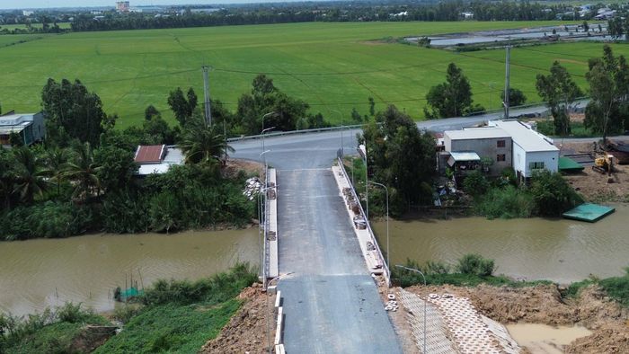 Hai cầu Phú Hiệp, Cà Dâm và đường dẫn sau thông xe kết nối hai xã Phú Hiệp và Tam Nông làm thay đổi diện mạo giao thông trong khu vực.