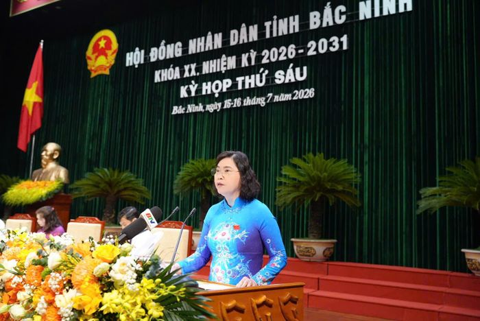 Phó Chủ tịch Thường trực HĐND Trần Thị Hằng điều hành một số nội dung tại Kỳ họp thứ Sáu, HĐND tỉnh Bắc Ninh khóa XX. Ảnh: Nguyễn Ánh