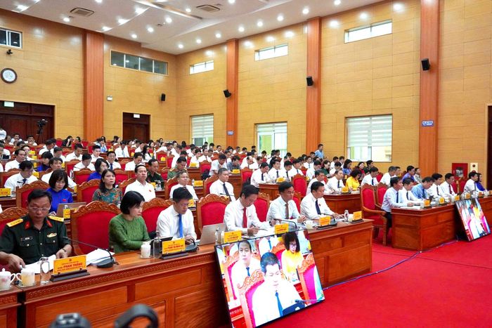 Các đại biểu tham dự kỳ họp. Ảnh: Khánh Trinh