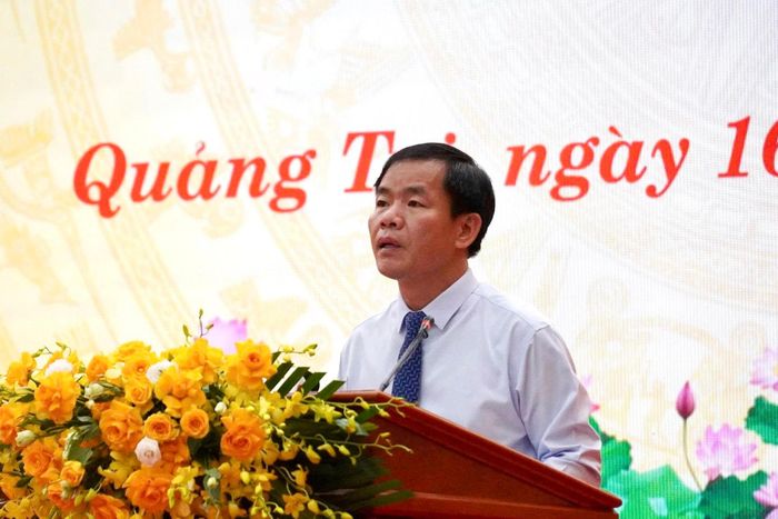 Bí thư Tỉnh ủy Nguyễn Văn Phương phát biểu chỉ đạo tại kỳ họp. Ảnh: Khánh Trinh