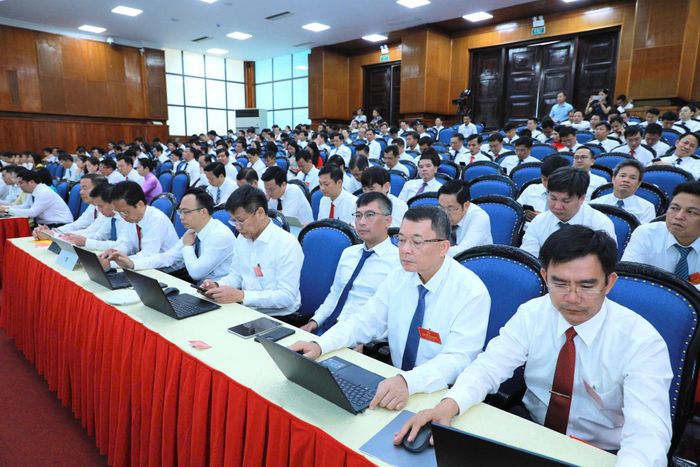 Các đại biểu tham dự kỳ họp. Ảnh: Minh Hiếu