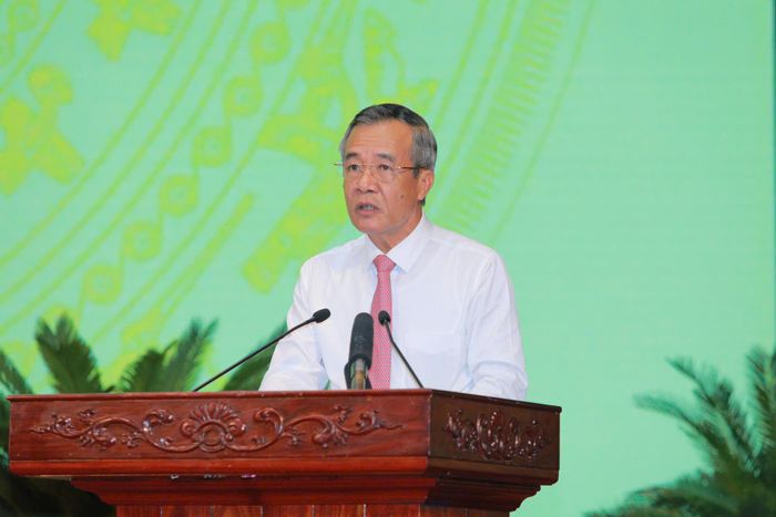 Bí thư Tỉnh ủy, Trưởng Đoàn ĐBQH tỉnh Thanh Hóa Lê Đức Thái phát biểu chỉ đạo tại kỳ họp. Ảnh: Minh Hiếu