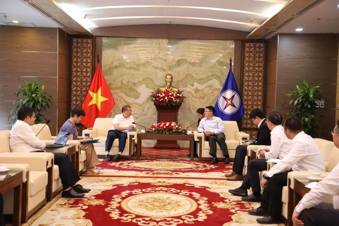 Lãnh đạo EVN làm việc với đoàn công tác Tập đoàn Xây dựng điện lực Trung Quốc (PowerChina). Ảnh: Nguyệt Hà