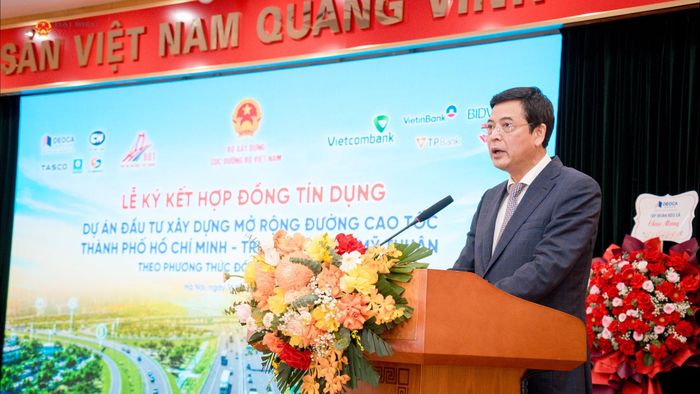 Thứ trưởng Bộ Xây dựng Bùi Xuân Dũng phát biểu tại Lễ ký kết