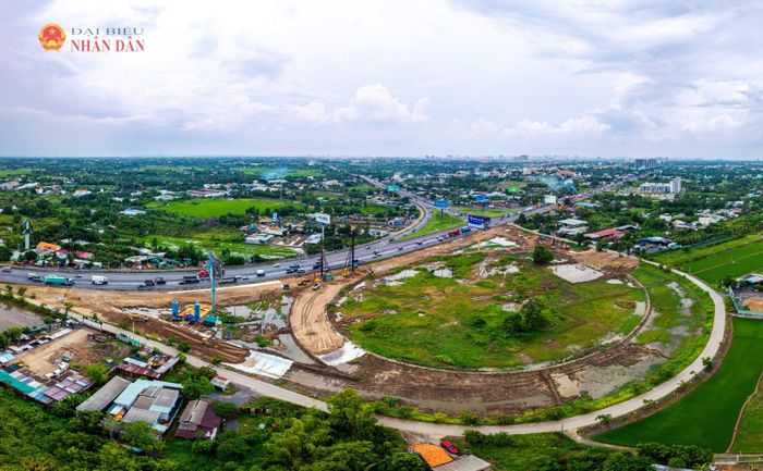Thi công Dự án mở rộng cao tốc TP. Hồ Chí Minh - Trung Lương - Mỹ Thuận. Ảnh: Tuấn Linh