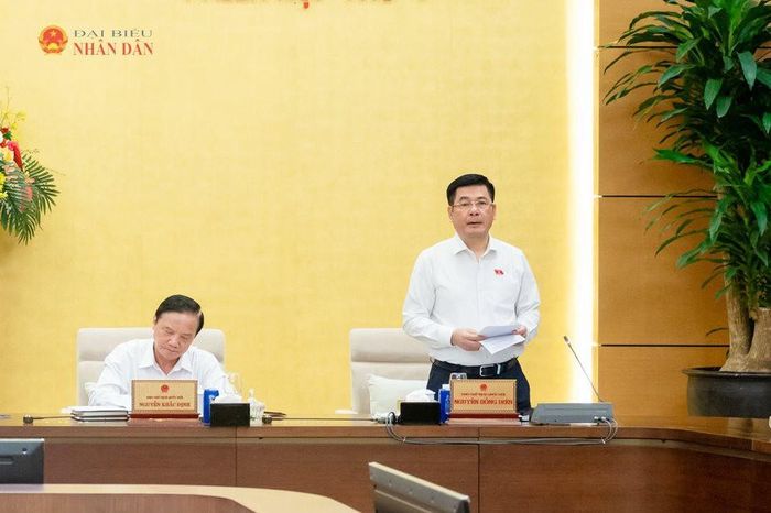 Phó Chủ tịch Quốc hội Nguyễn Hồng Diên điều hành phiên thảo luận