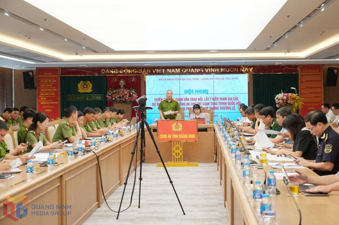 Quang cảnh hội nghị