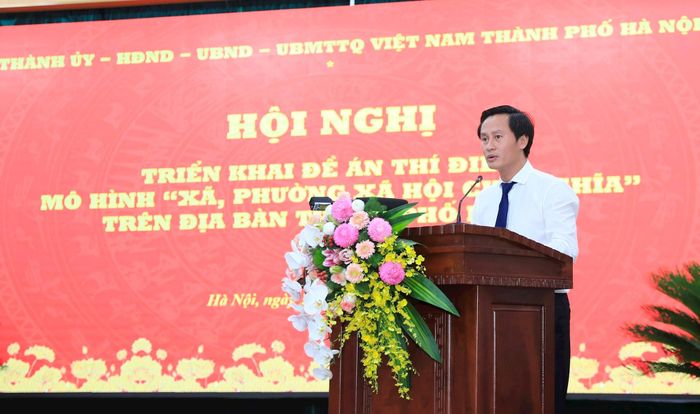 Bí thư Đảng ủy, Chủ tịch HĐND xã Phúc Thịnh Hoàng Hải Đăng phát biểu tại hội nghị. Ảnh: Quang Thái