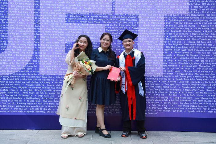Hiển tham gia phòng nghiên cứu tại trường. Ảnh: NVCC