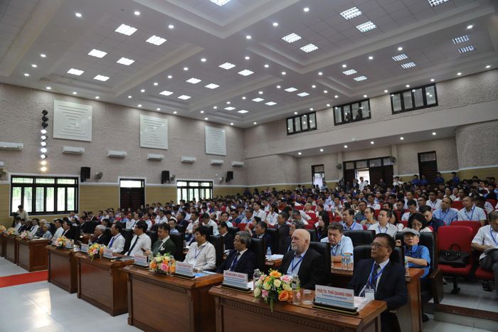 Các đại biểu dự hội nghị