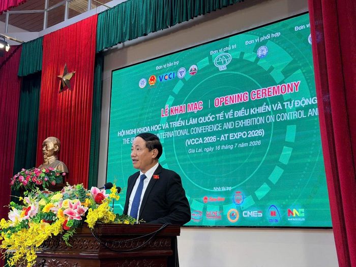 Ủy viên Trung ương Đảng, Phó Bí thư tỉnh ủy, Chủ tịch UBND tỉnh Gia Lai Phạm Anh Tuấn phát biểu tại hội nghị