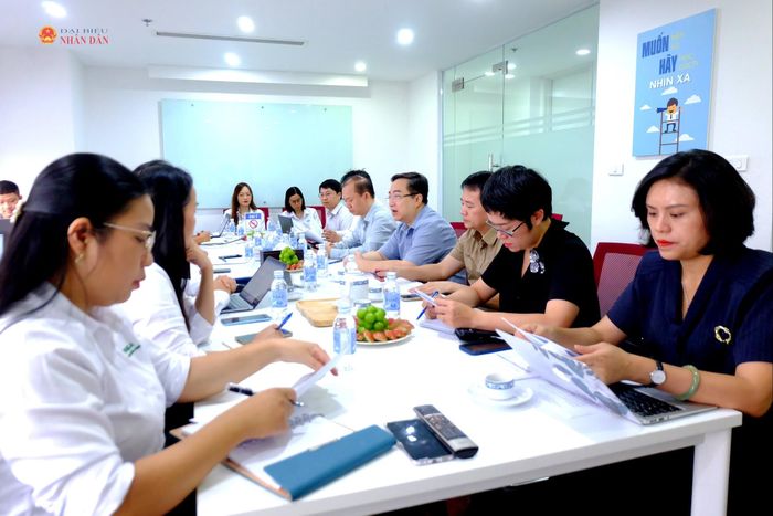 Quang cảnh cuộc làm việc