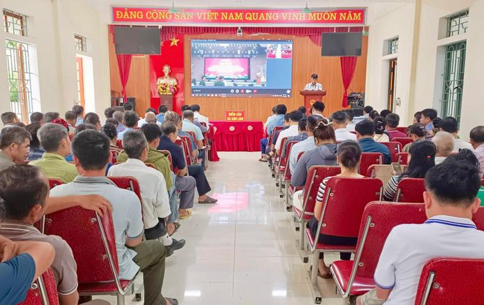 Các đại biểu dự hội nghị tại điểm cầu xã Sơn Lâm