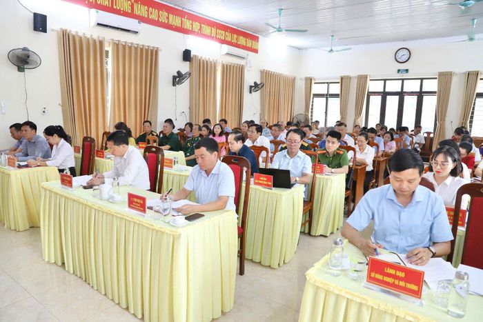 Các đại biểu dự buổi tiếp xúc