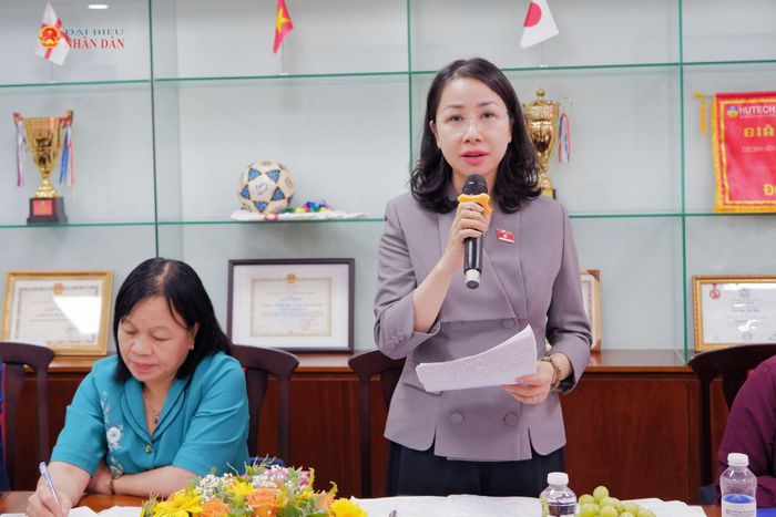 ĐBQH hoạt động chuyên trách tại Ủy ban Văn hóa và Xã hội Phan Thị Thùy Linh phát biểu kết luận cuộc làm việc. Ảnh: Hoa Lê