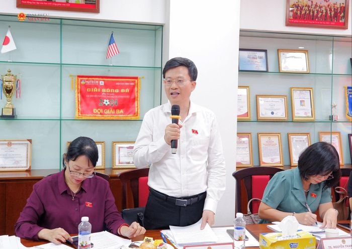 ĐBQH hoạt động chuyên trách tại Ủy ban Văn hóa và Xã hội Đỗ Chí Nghĩa phát biểu. Ảnh: Hoa Lê